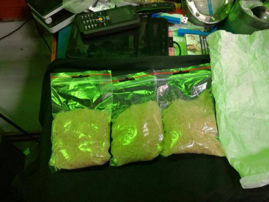 Pri Zavare a Majcichove prebehlo odovzdávanie drog, obchod prekazila NAKA a policajti z KR PZ Trnava, foto 3