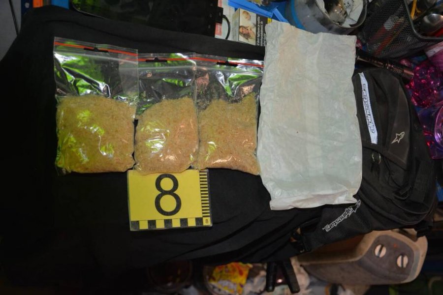 Pri Zavare a Majcichove prebehlo odovzdávanie drog, obchod prekazila NAKA a policajti z KR PZ Trnava, foto 7