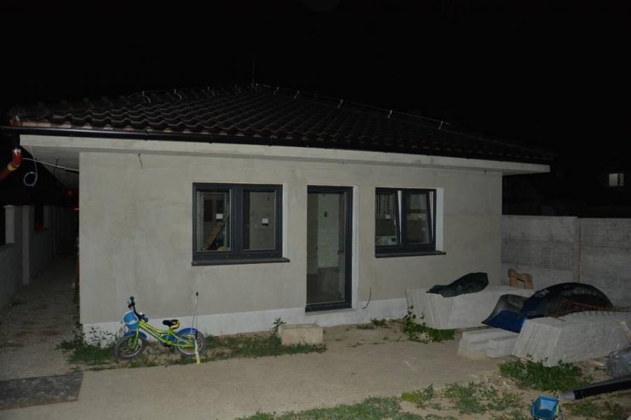 Pri Zavare a Majcichove prebehlo odovzdávanie drog, obchod prekazila NAKA a policajti z KR PZ Trnava, foto 10