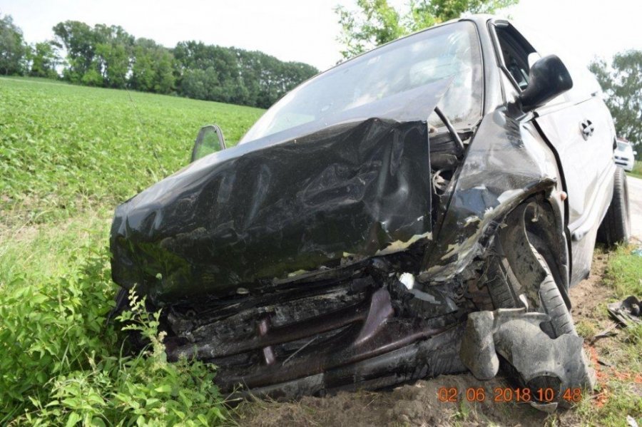 12 dopravných nehôd,C 14 zranených, 2 zadržané vodičské preukazy - to je bilancia víkendu na cestách, foto 3