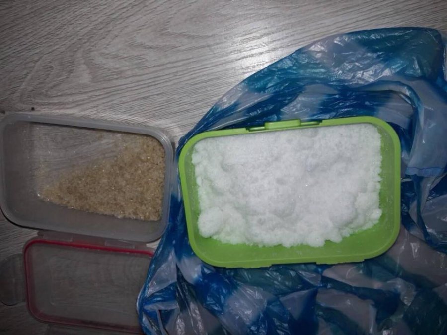 NAKA zasahovala v Brestovanoch aj v Trnave, zadržali ďalšie drogy, foto 2