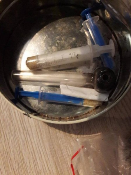 NAKA zasahovala v Brestovanoch aj v Trnave, zadržali ďalšie drogy, foto 4