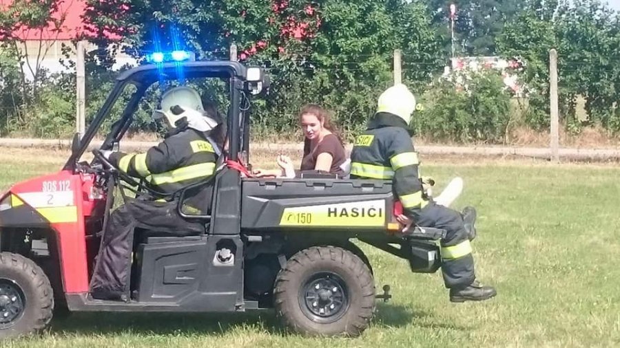 Na letisku v obci Boleráz sa konalo cvičenie hasičov, ktorí trénovali zásah pri páde lietadla, foto 12