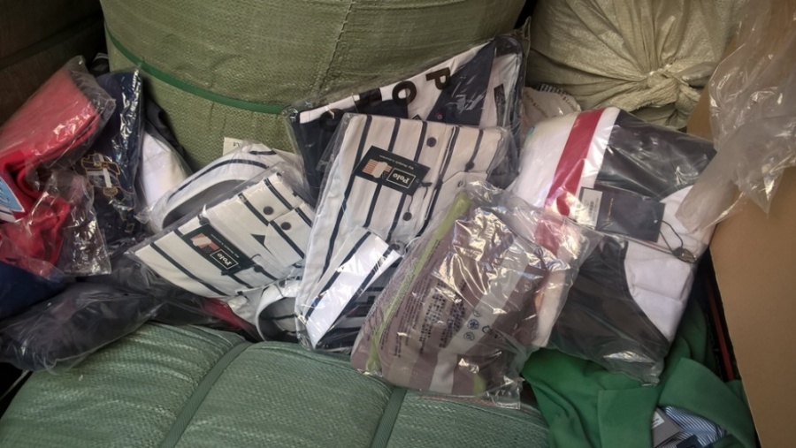 Colníci opäť likvidovali tovar, na trhu by majiteľom ochrannej známky spôsobili škodu 700 000 eur, foto 2