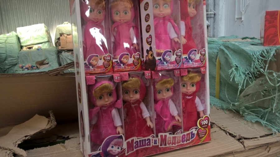 Colníci opäť likvidovali tovar, na trhu by majiteľom ochrannej známky spôsobili škodu 700 000 eur, foto 5