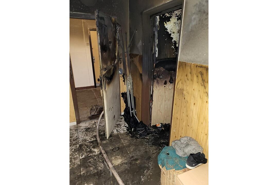 FOTO: Mladý muž mal podpáliť byt v Hlohovci, foto 3