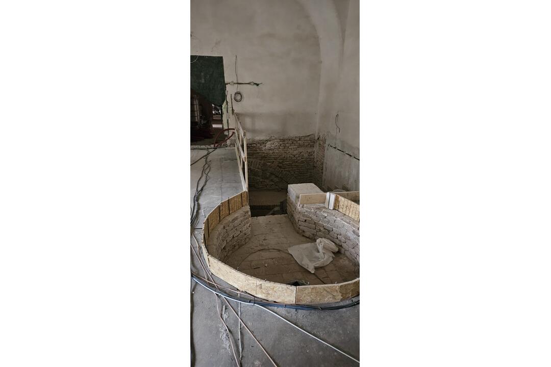 FOTO: Kaštieľ v Seredi prešiel rekonštrukciou, má novú strechu, foto 1