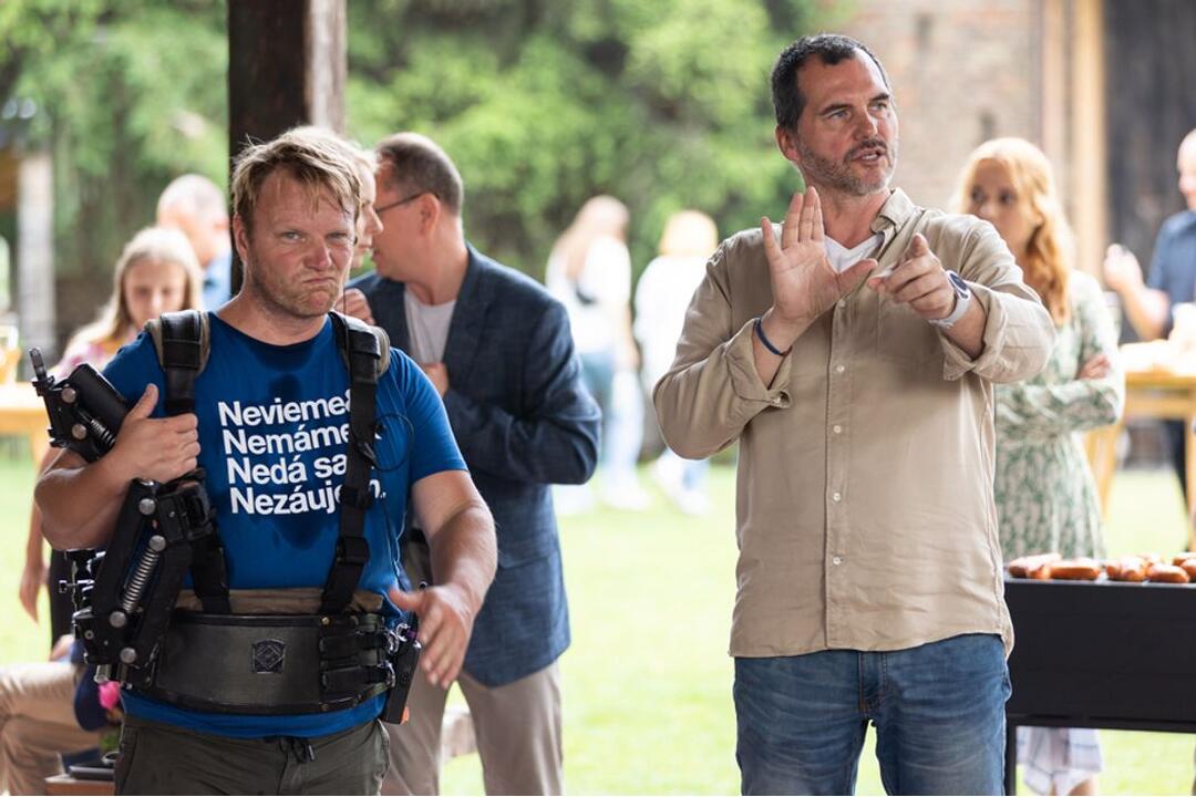 FOTO: Pozrite si zábery z nového seriálu Zrada. Nakrúcal sa aj v Trnave, foto 4