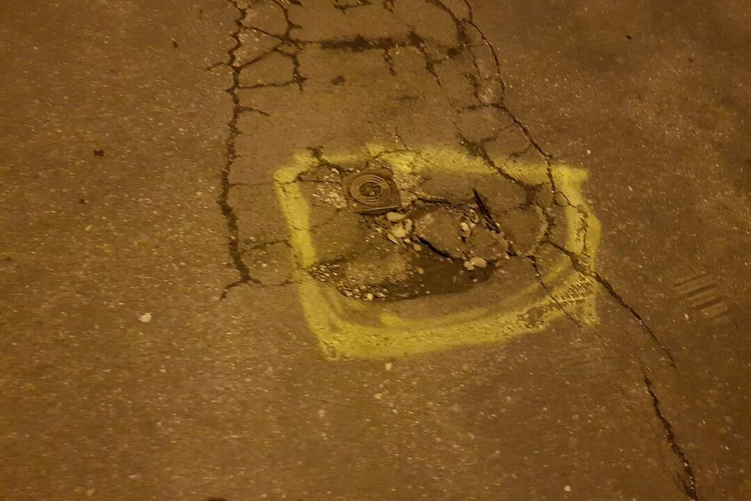 FOTO: Obyvatelia sú pobúrení. Piešťanské cesty vyzerajú ako tankodróm, foto 1