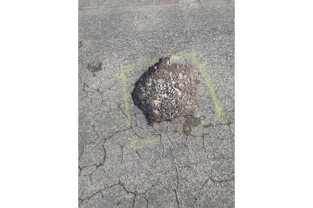 FOTO: Obyvatelia sú pobúrení. Piešťanské cesty vyzerajú ako tankodróm, foto 5