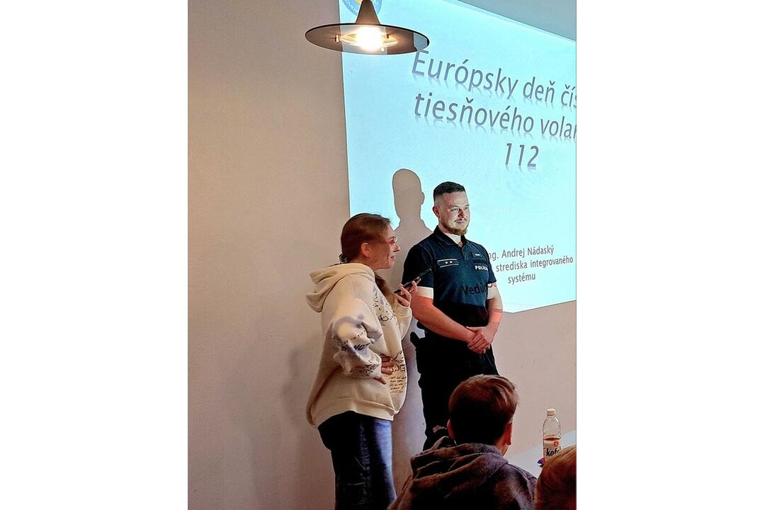 FOTO: Trnavskí policajti navštívili deti na základnej škole, foto 2