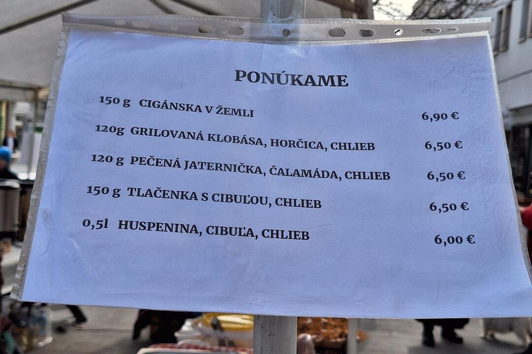 FOTO: Tradičné trnavské fašiangy o návštevníkov nemajú núdzu, foto 2