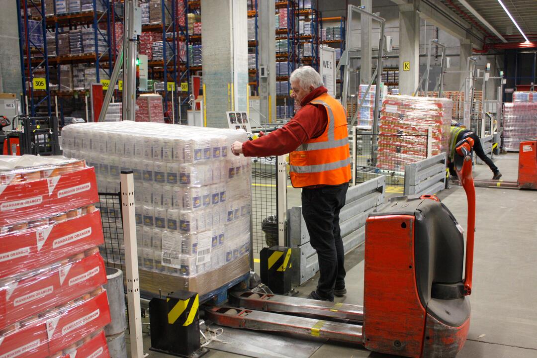 FOTO: Odkiaľ prichádzajú vaše potraviny? Navštívili sme centrálny sklad Kauflandu, foto 10