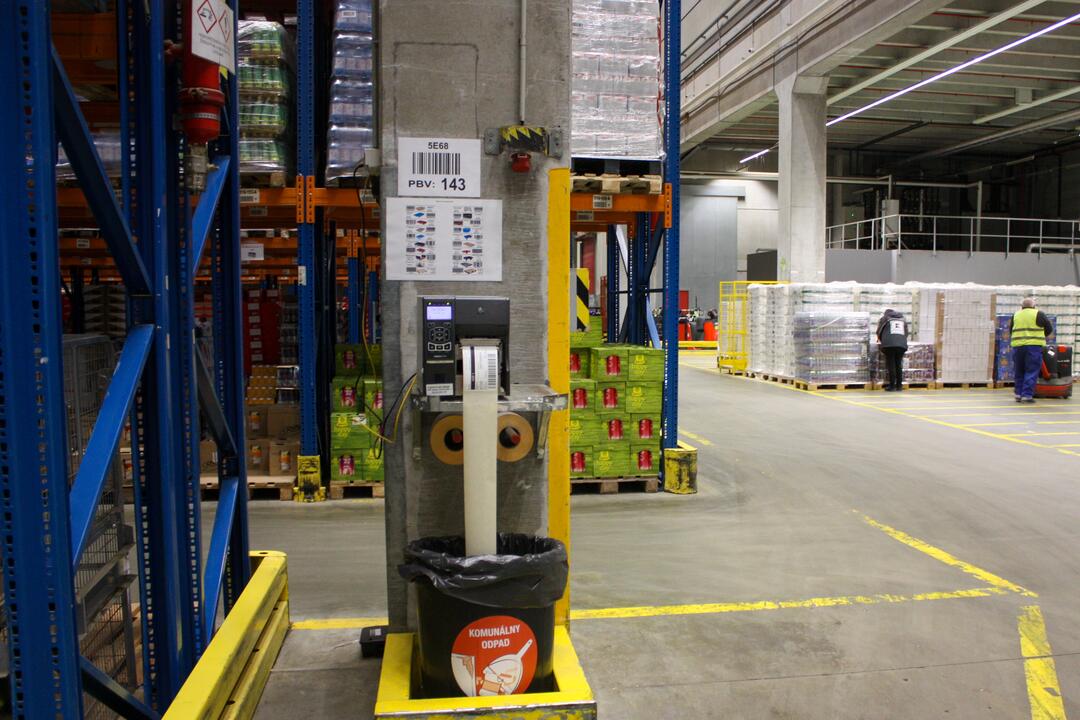 FOTO: Odkiaľ prichádzajú vaše potraviny? Navštívili sme centrálny sklad Kauflandu, foto 15