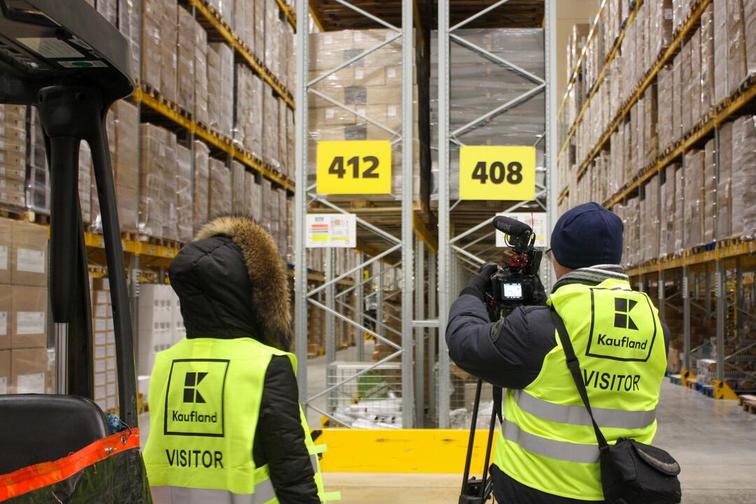 FOTO: Odkiaľ prichádzajú vaše potraviny? Navštívili sme centrálny sklad Kauflandu, foto 21