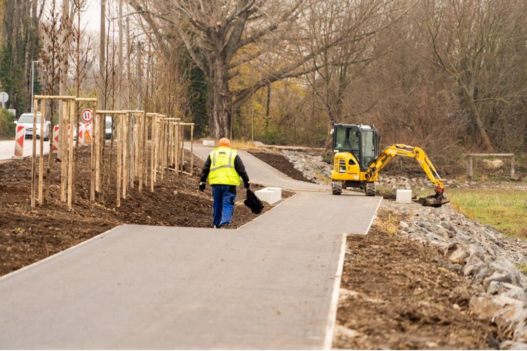 FOTO: Čo hovoríte na lávku v Kamennom mlyne? Trnavčania majú na ňu názory rôzne, foto 3