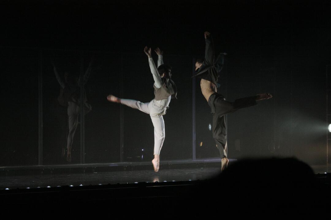 FOTO: Ján Ďurovčík mal v Trnave premiéru moderného baletu Amadeus, foto 1