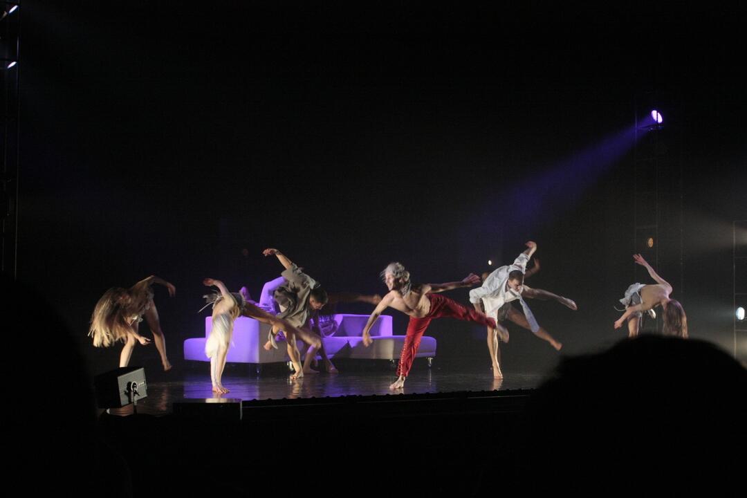 FOTO: Ján Ďurovčík mal v Trnave premiéru moderného baletu Amadeus, foto 6