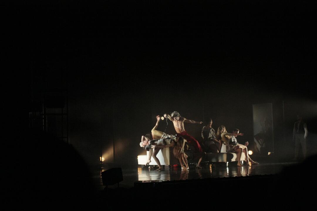 FOTO: Ján Ďurovčík mal v Trnave premiéru moderného baletu Amadeus, foto 7