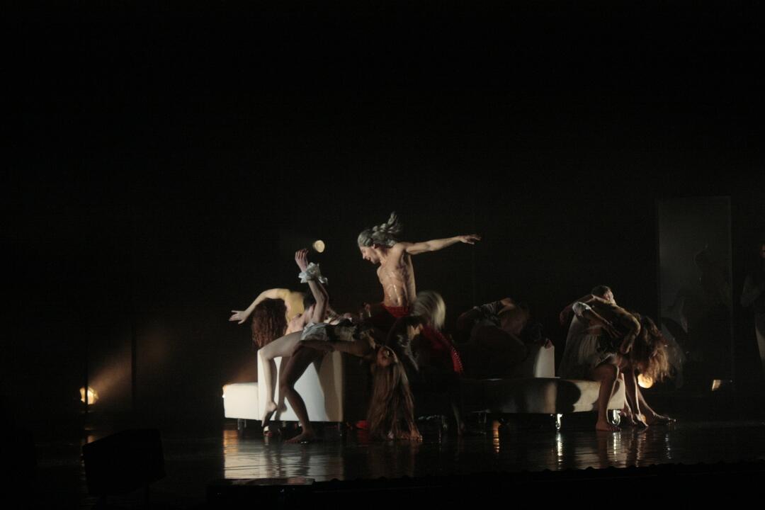 FOTO: Ján Ďurovčík mal v Trnave premiéru moderného baletu Amadeus, foto 10