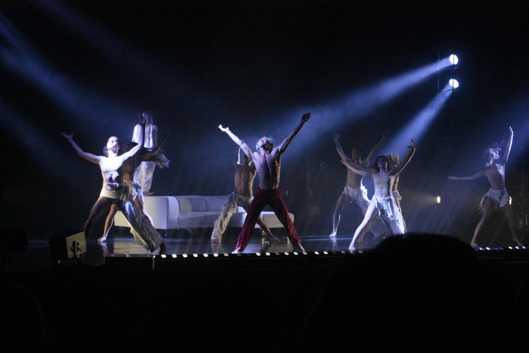 FOTO: Ján Ďurovčík mal v Trnave premiéru moderného baletu Amadeus, foto 17