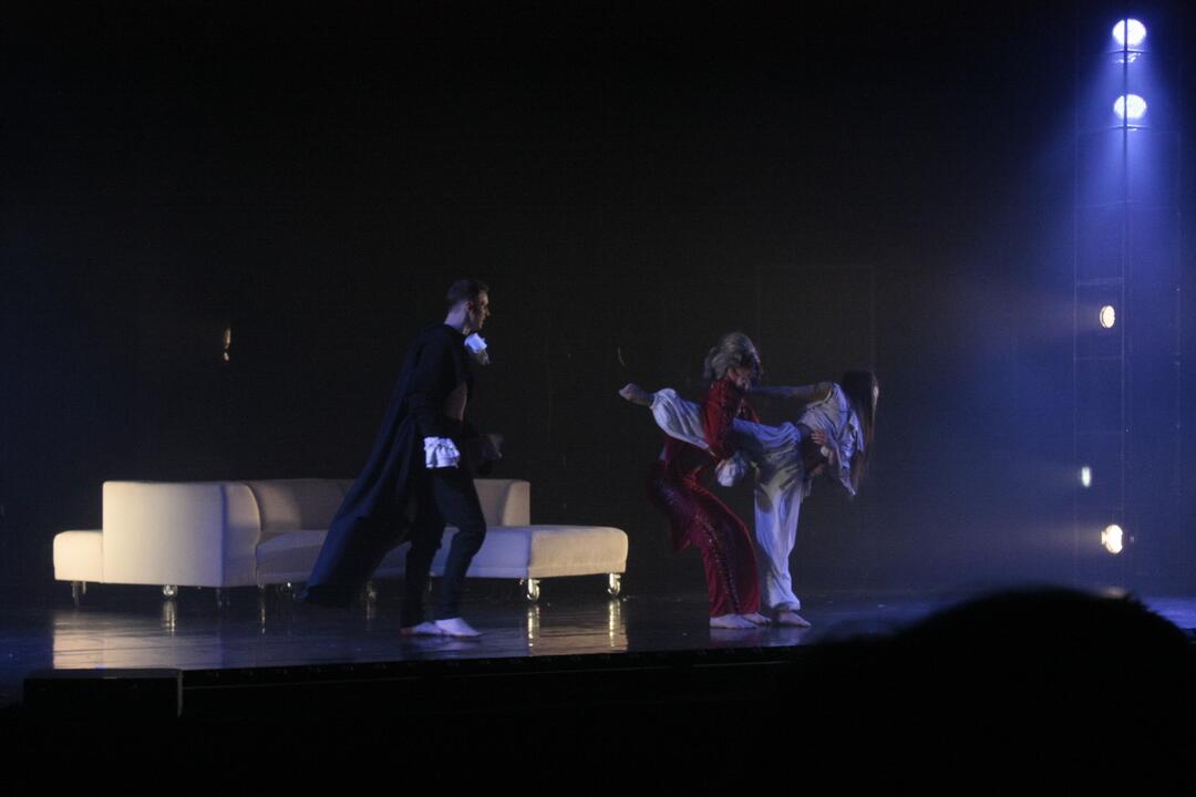 FOTO: Ján Ďurovčík mal v Trnave premiéru moderného baletu Amadeus, foto 19