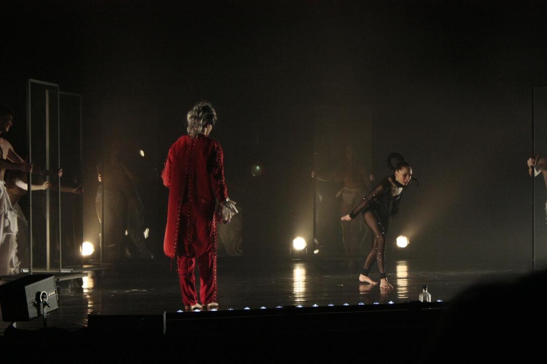 FOTO: Ján Ďurovčík mal v Trnave premiéru moderného baletu Amadeus, foto 26