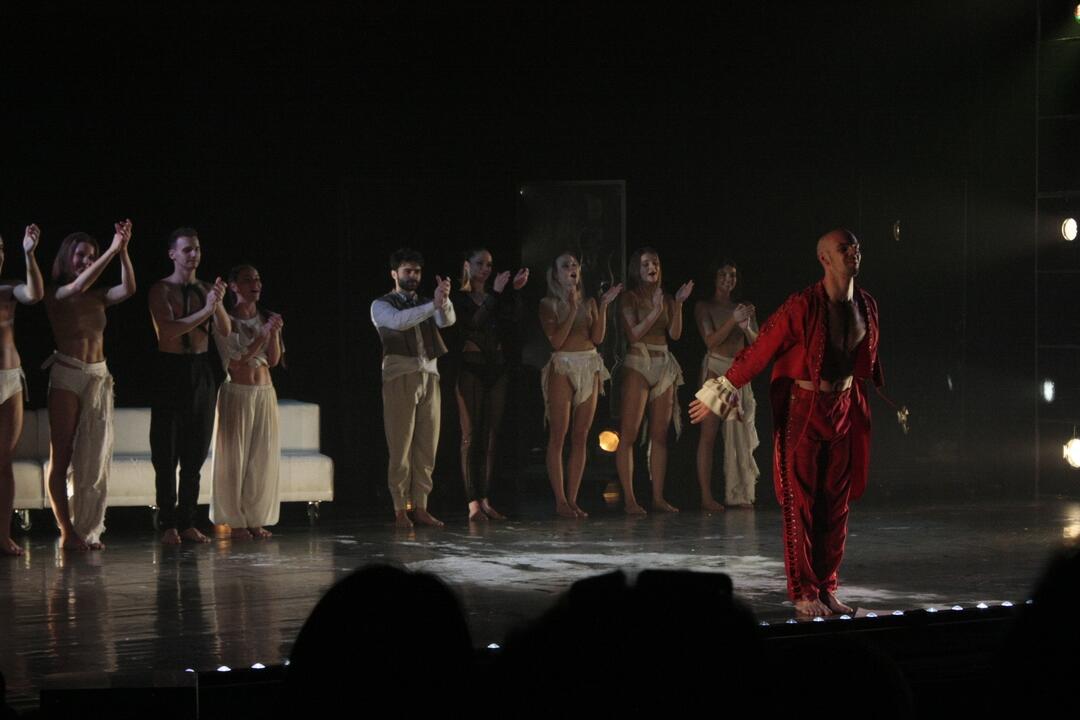 FOTO: Ján Ďurovčík mal v Trnave premiéru moderného baletu Amadeus, foto 31