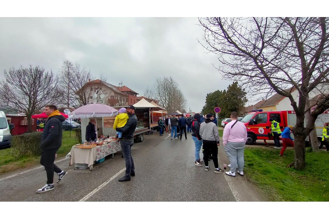 FOTO: Medzinárodný klobásový festival v Sládkovičove je v plnom prúde, foto 2
