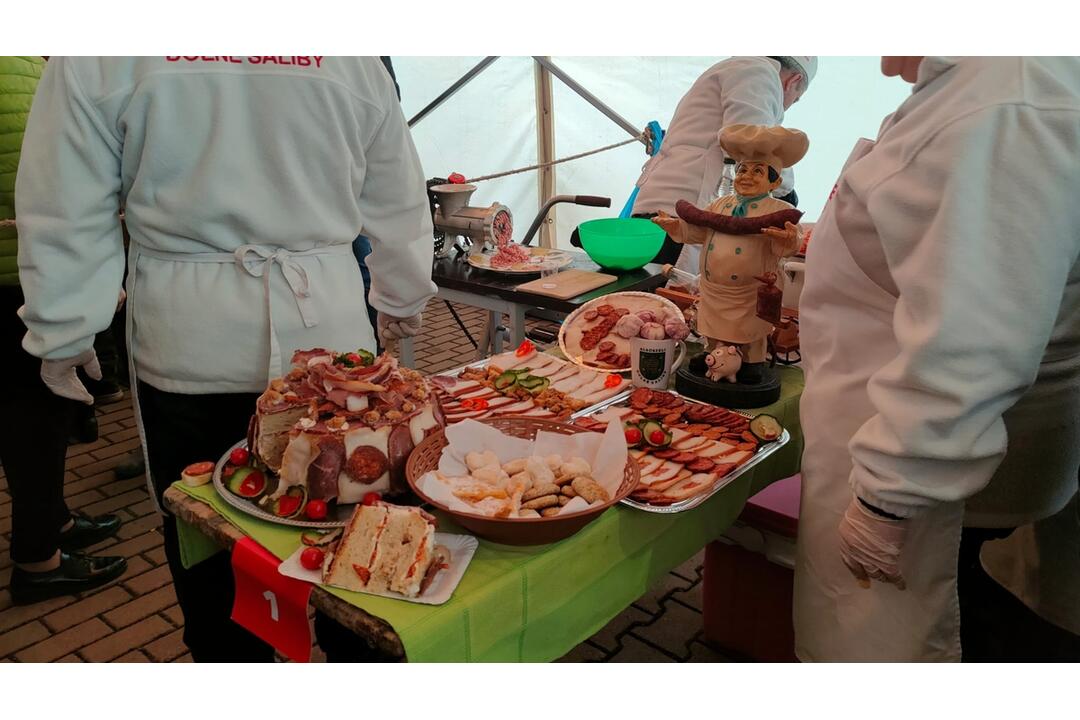 FOTO: Medzinárodný klobásový festival v Sládkovičove je v plnom prúde, foto 7