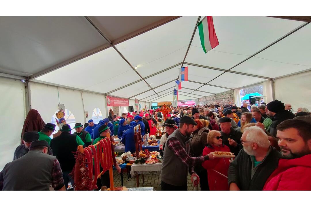 FOTO: Medzinárodný klobásový festival v Sládkovičove je v plnom prúde, foto 8