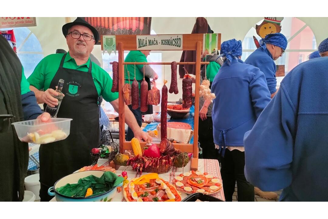 FOTO: Medzinárodný klobásový festival v Sládkovičove je v plnom prúde, foto 10