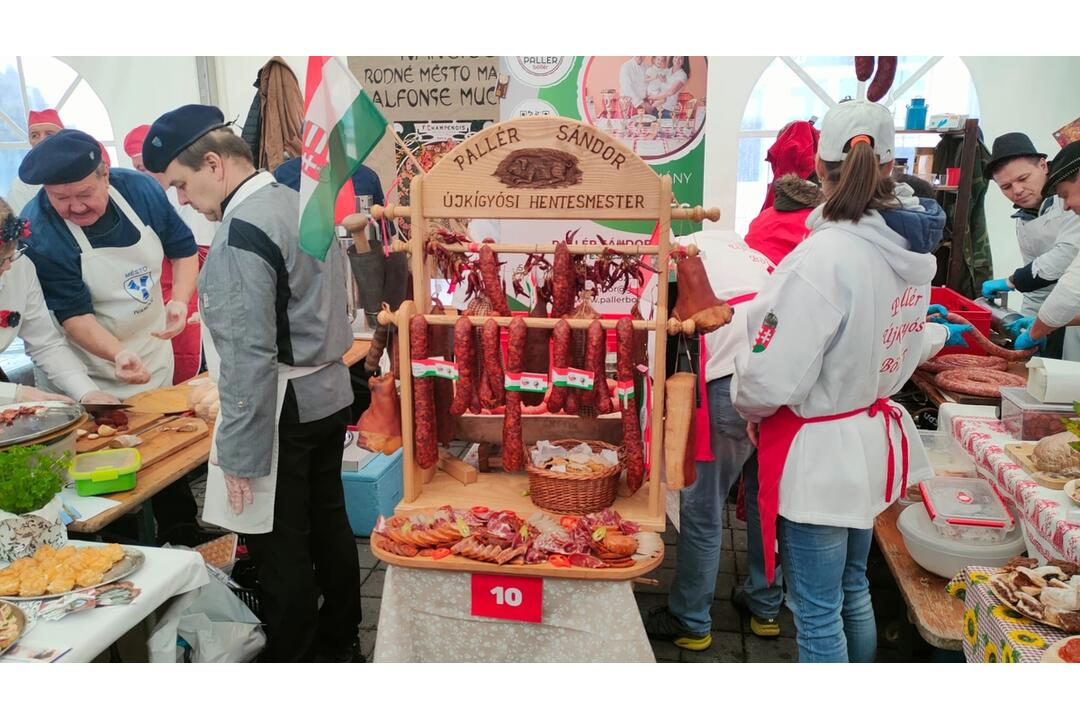 FOTO: Medzinárodný klobásový festival v Sládkovičove je v plnom prúde, foto 14