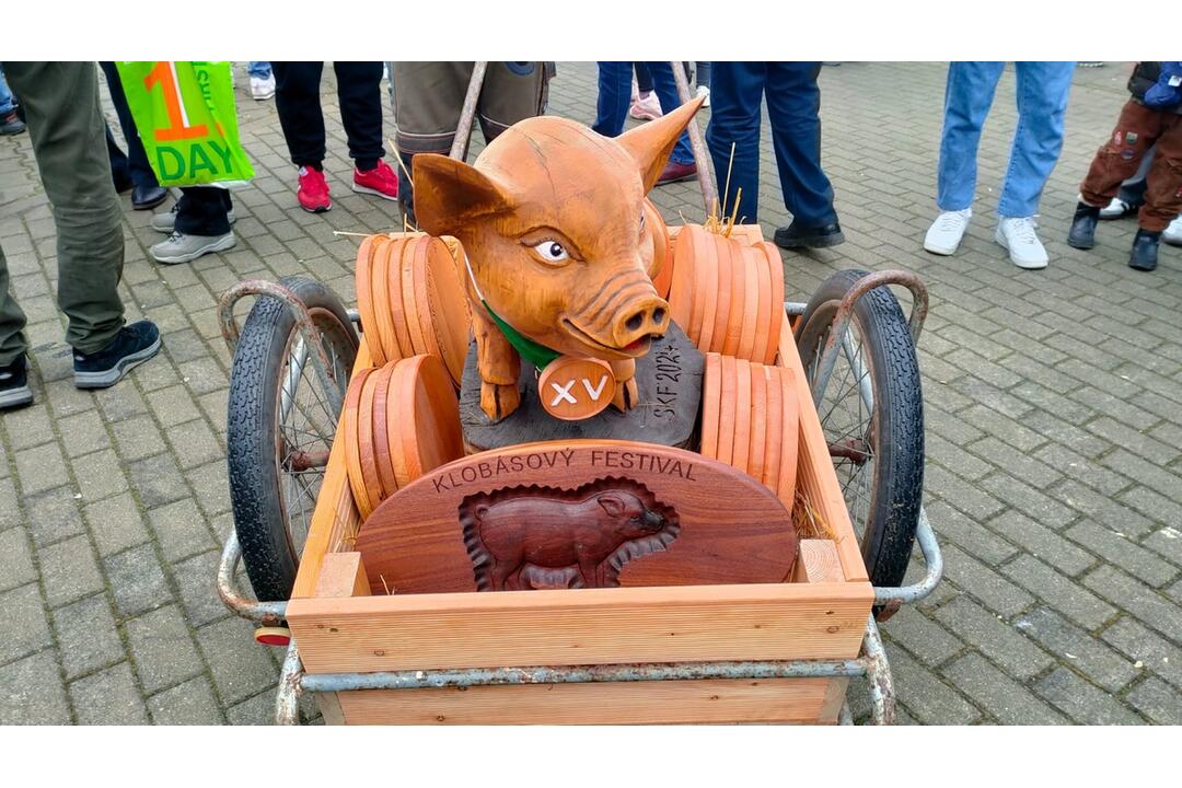 FOTO: Medzinárodný klobásový festival v Sládkovičove je v plnom prúde, foto 19
