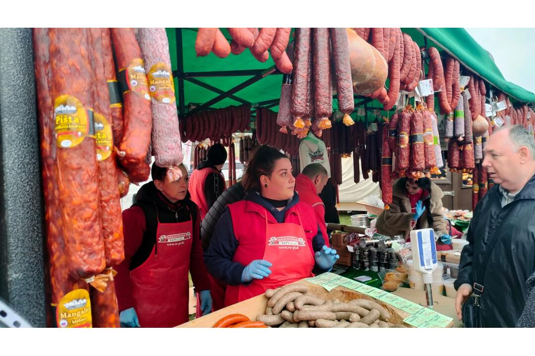 FOTO: Medzinárodný klobásový festival v Sládkovičove je v plnom prúde, foto 22