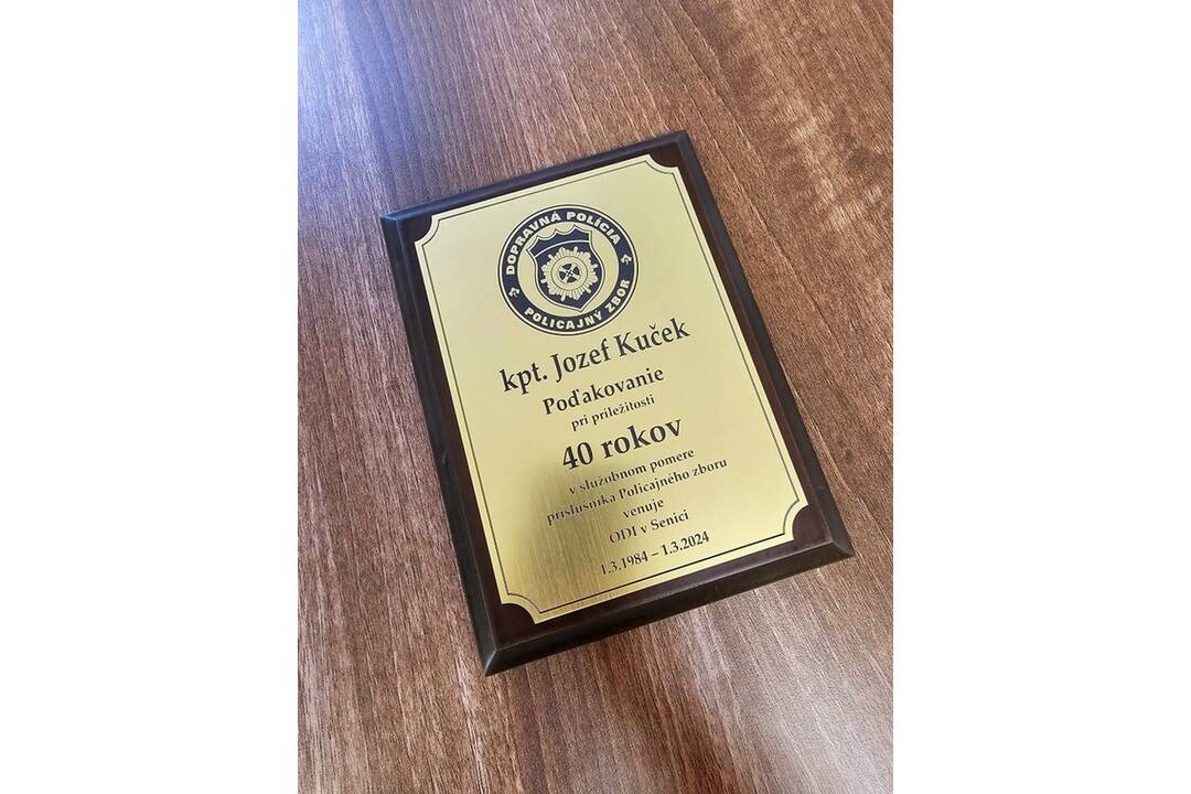 FOTO: V Senici slúži najstarší policajt Trnavského kraja. Jozef je v službe už 40 rokov, foto 1