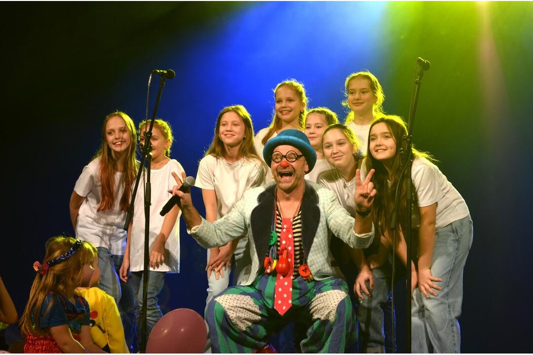 FOTO: V Skalici sa konal karneval. Prišiel rytier aj Snehulienka, foto 3