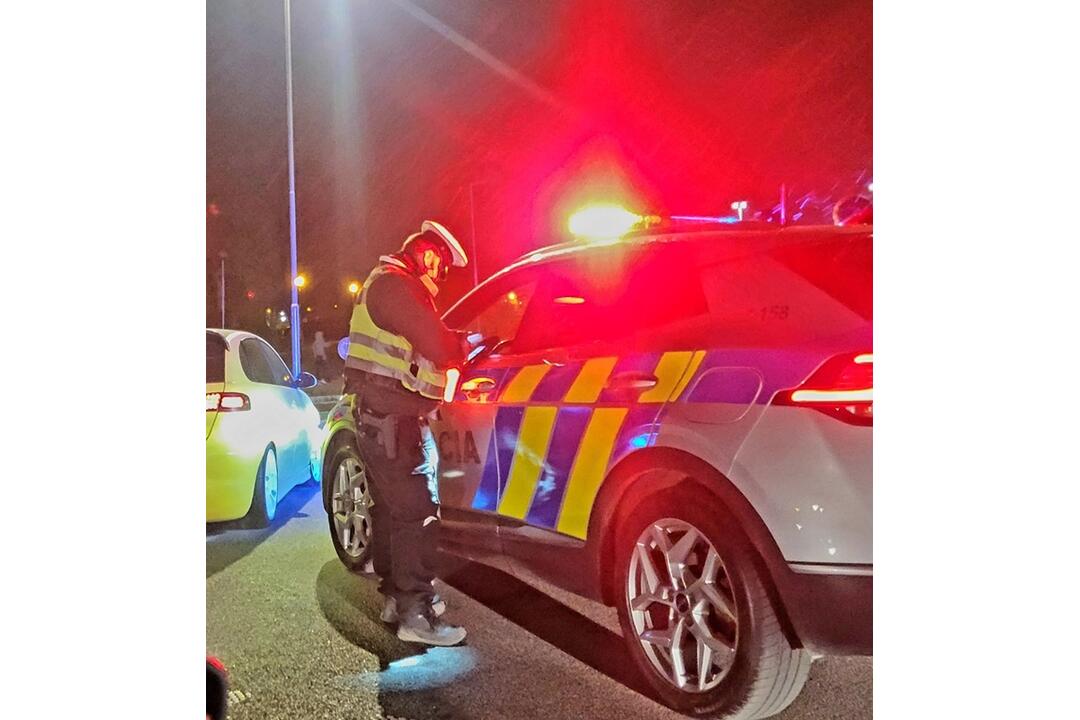 FOTO: Tuning zraz v Trnave pred OC Galéria, foto 1