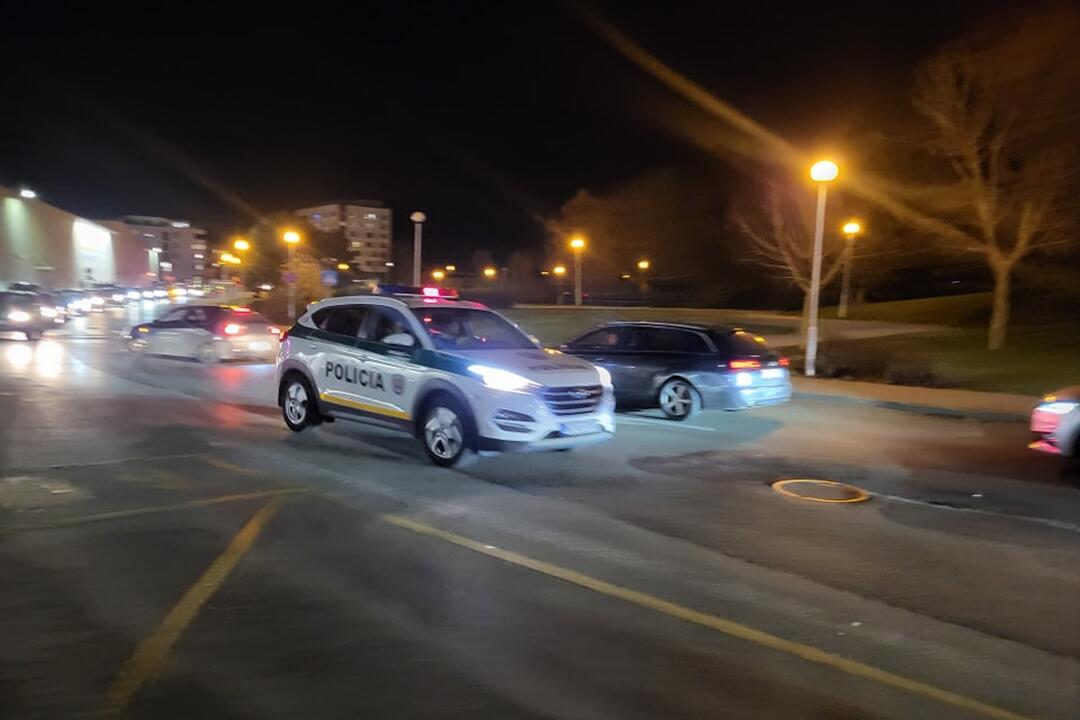 FOTO: Tuning zraz v Trnave pred OC Galéria, foto 4