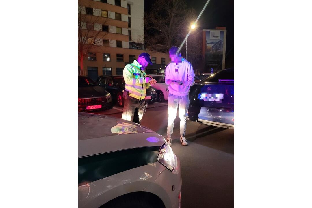 FOTO: Tuning zraz v Trnave pred OC Galéria, foto 5