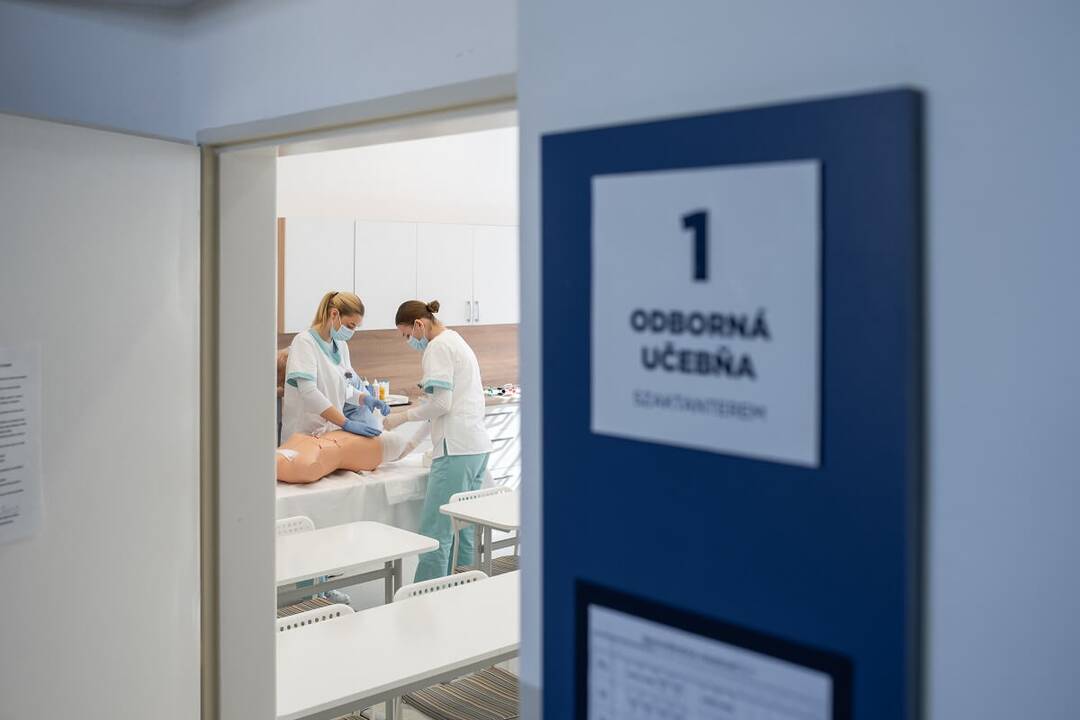 FOTO: Zmodernizované učebne na strednej zdravotníckej škole v Dunajskej Strede, foto 4