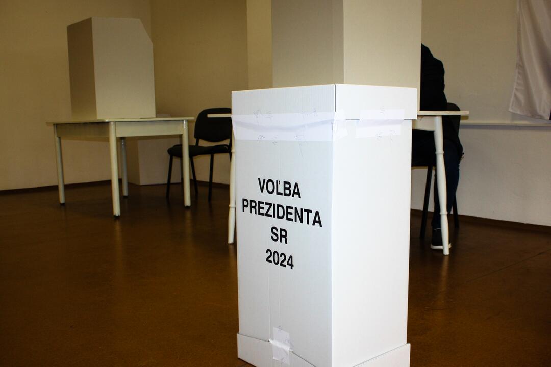 FOTO: Voľby sú v Trnavskom kraji v plnom prúde. Takto vyzerajú volebné miestnosti, foto 12