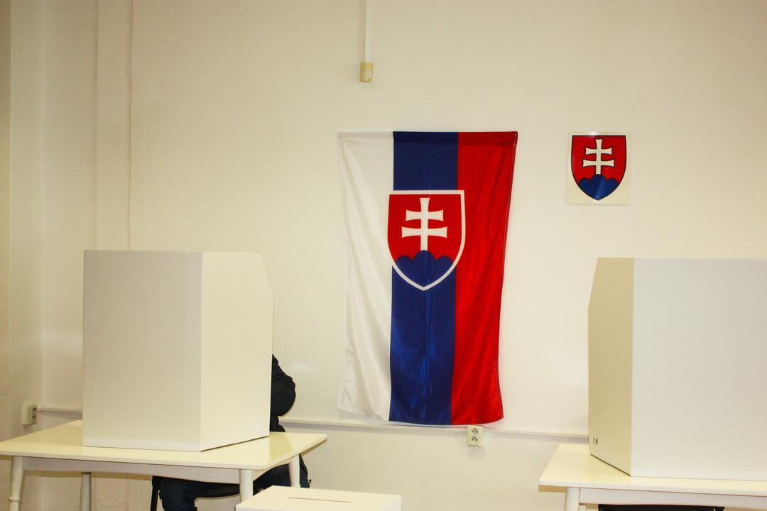 FOTO: Voľby sú v Trnavskom kraji v plnom prúde. Takto vyzerajú volebné miestnosti, foto 13