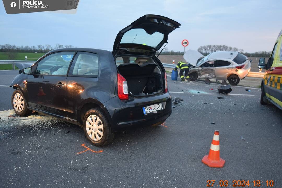FOTO: Zrážka áut v Dunajskej Strede, foto 1