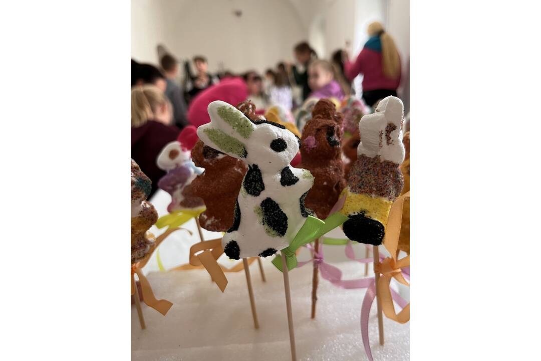 FOTO: Deti v Trnave zdobili veľkonočné vajíčka a zajačikov, foto 5