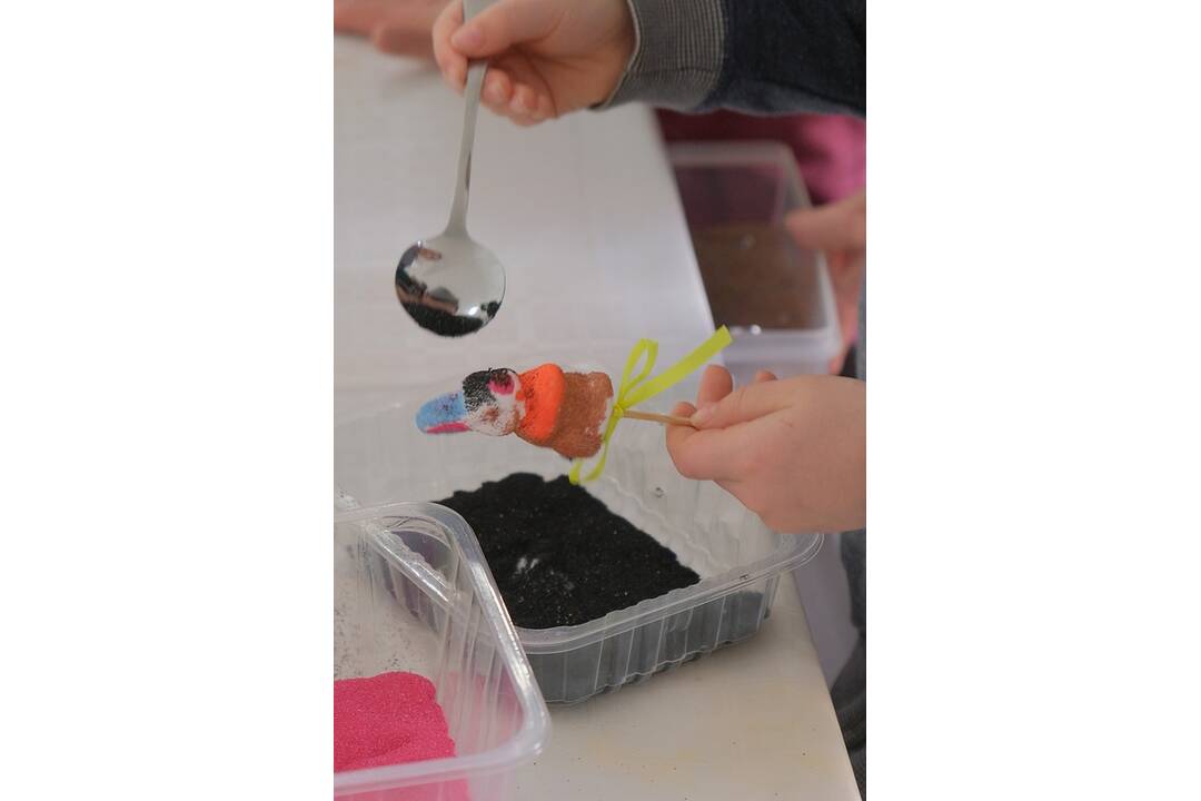 FOTO: Deti v Trnave zdobili veľkonočné vajíčka a zajačikov, foto 7