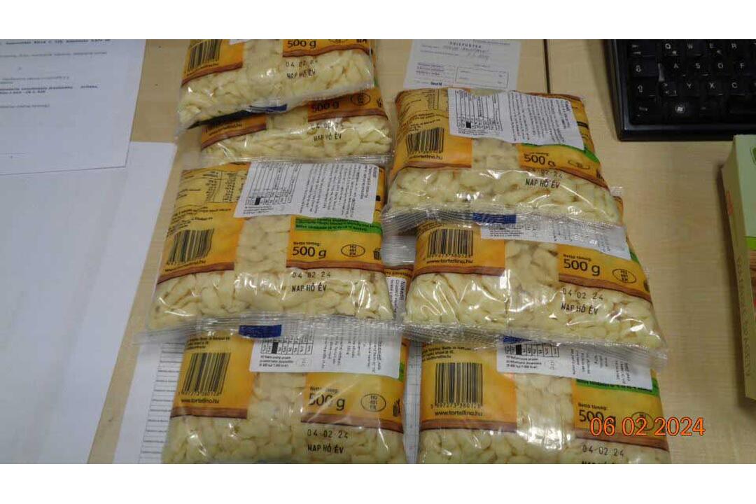 FOTO: Pleseň, exkrementy od hlodavcov aj potraviny po záruke. Toto sú najčastejšie nedostatky prevádzok, foto 17