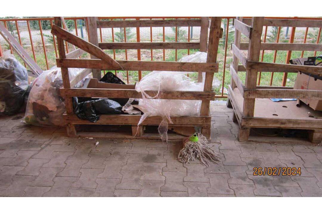 FOTO: Pleseň, exkrementy od hlodavcov aj potraviny po záruke. Toto sú najčastejšie nedostatky prevádzok, foto 22