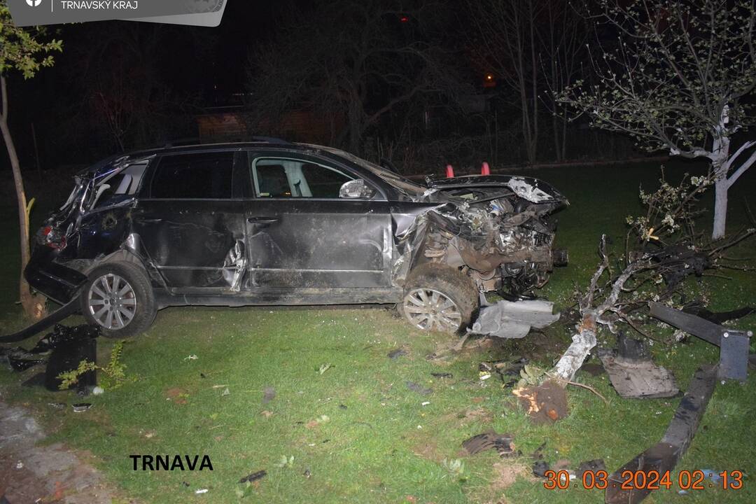 FOTO: Polícia riešila kuriózne nehody počas veľkej noci, foto 1