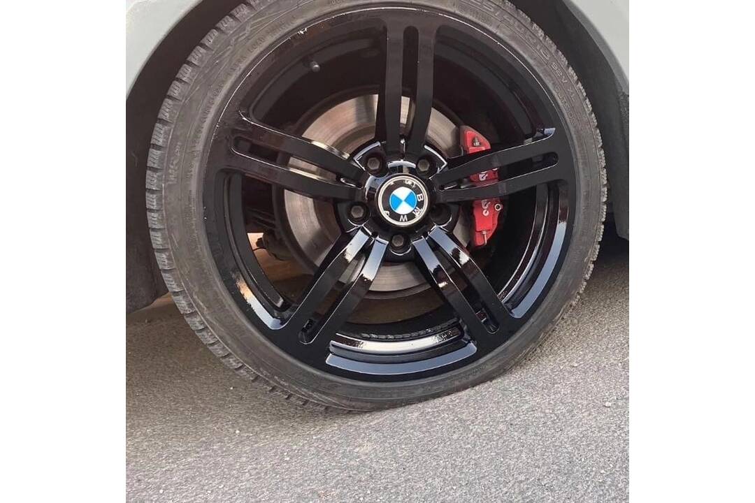 FOTO: V Špačinciach neznámy páchateľ odcudzil elektróny. HAKA hľadá vinníka, foto 2